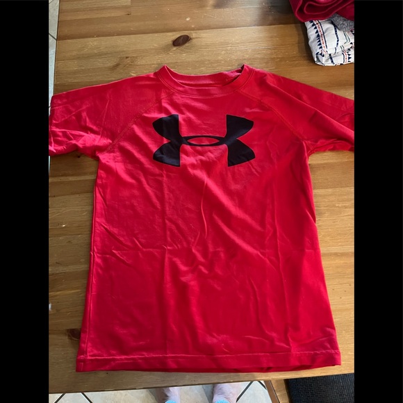 UnderArmour tshirt - Picture 1 of 2
